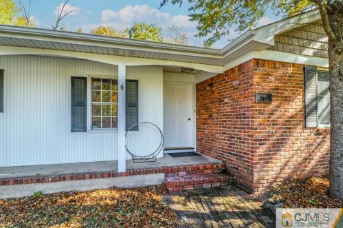 860 Grove Ave, Edison NJ  08820-2203 exterior