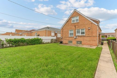 8150 Sacramento, Chicago IL 60655-2302 exterior