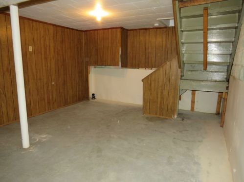 637 Larose St, Pittsburgh PA 15226-1120 exterior