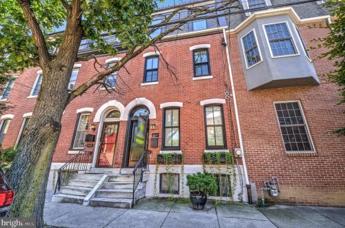 2447 Grays Ferry Ave, Philadelphia PA 19146-2450 exterior