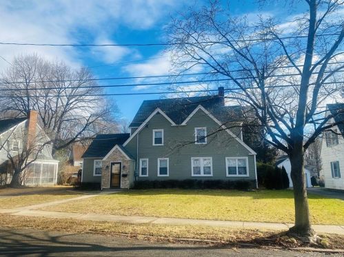 121 Hazelmere Rd, New Britain, CT 06053-2115