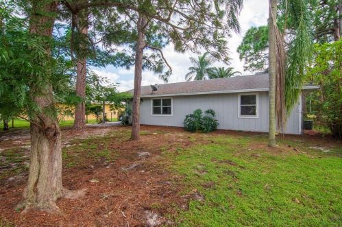 821 Walters Ter, Fort Pierce FL  34983-3962 exterior
