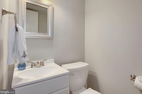 316 New Mark Esplanade, Rockville MD 20850-2750 exterior