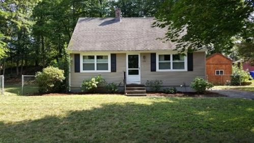 120 Entrybrook Dr, Springfield, MA 01108-3318