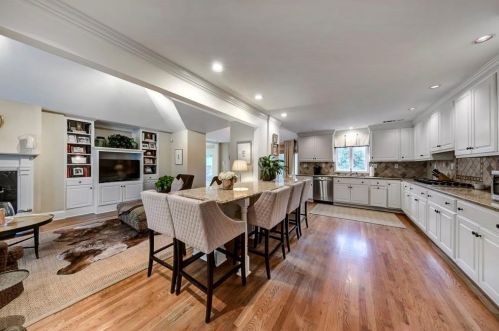 4620 Angelo Dr, Atlanta GA 30319-1045 exterior