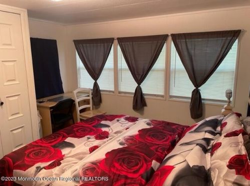 10 Helen Ave, Jackson Twp NJ 08527-3110 exterior