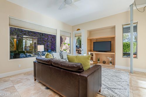 6413 31st St, Phoenix AZ 85008-1127 exterior