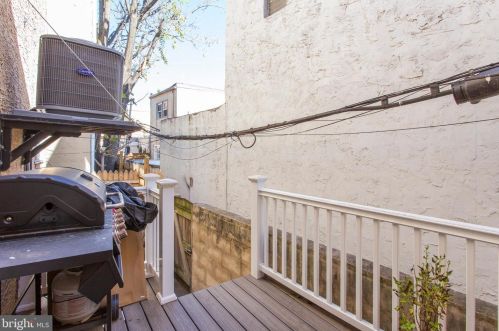 1641 2nd St, Philadelphia PA 19148-1945 exterior