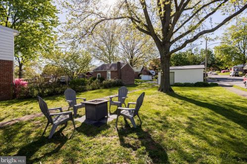 697 Hanover St, Pottstown PA 19464-4519 exterior