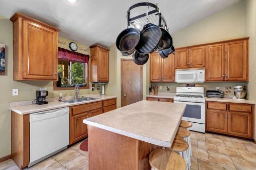 3500 Chatsworth Dr, Green Bay WI  54313-7497 exterior