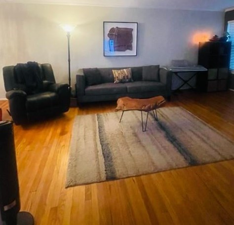 4944 Hall St, Dallas TX  75235-8812 exterior