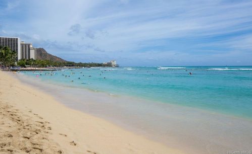 2029 Ala Wai Blvd, Honolulu HI  96815-2064 exterior