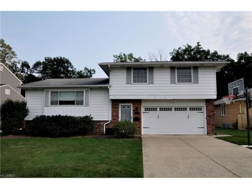 2331 Augustine Dr, Cleveland OH  44134-4743 exterior