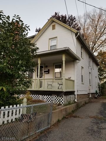 110 Pequannock St, Dover, NJ 07801-3433