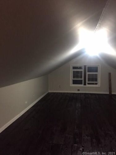 224 Burnside Ave, Hartford CT 06108-2710 exterior