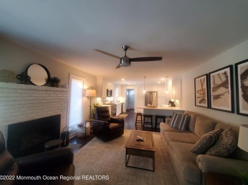 52 4 Winds Dr, Middletown NJ 07748-3141 exterior