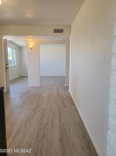 4941 La Cholla Blvd, Tucson AZ  85705-1260 exterior