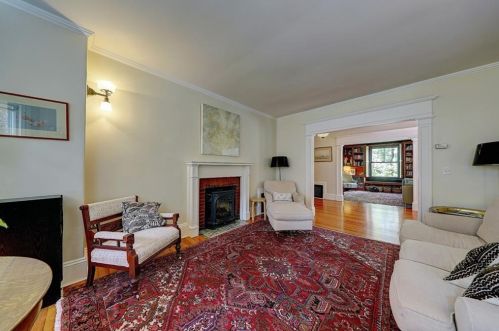 690 Angell St, Providence RI 02906-5309 exterior