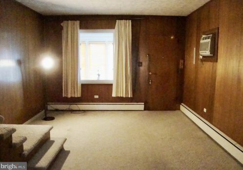 1124 Genesee St, Trenton, NJ 08610-6226