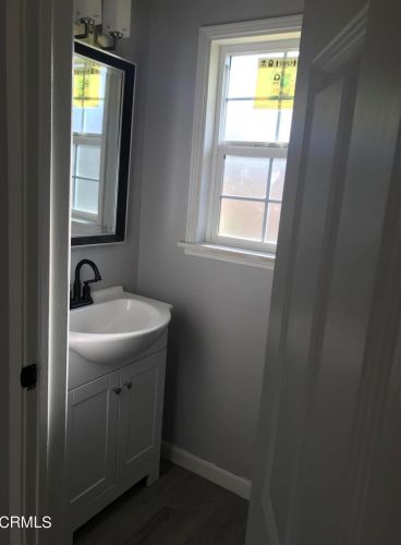 1302 Palm Dr, Oxnard CA 93030-4836 exterior