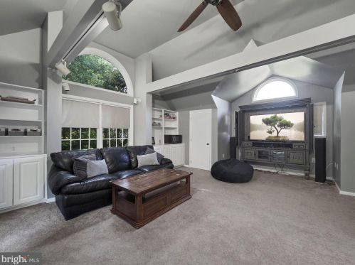 8224 Inverness Holw Ter, Rockville MD 20854-2726 exterior