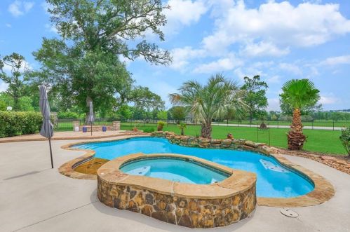 18933 Hbr Side Blvd, Montgomery TX 77356-3224 exterior