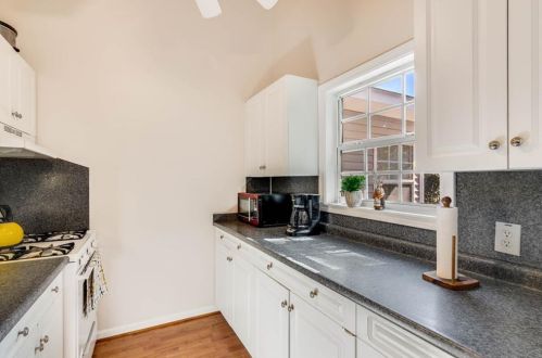 1585 Marlbrook Dr, Atlanta GA 30307-1719 exterior