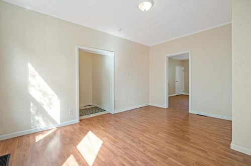 5205 Stanton Ave, Pittsburgh PA 15201-2592 exterior