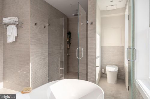 1604 13th St, Washington DC 20009-4303 exterior