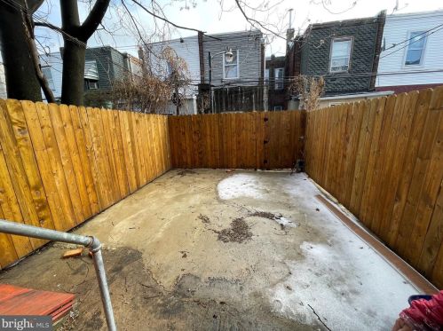 4037 8th St, Philadelphia PA 19140-2233 exterior