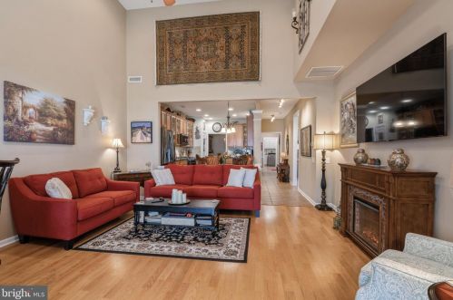 3 Falcon Ct, Trenton NJ 08690-2466 exterior