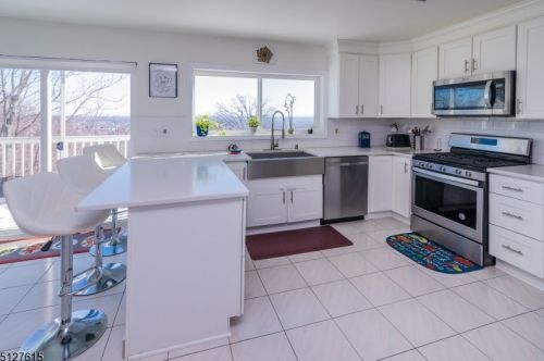 24 Brownstone Ter, Paterson NJ  07506-3447 exterior