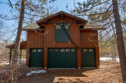 1675 Pioneer Rd, Ely MN 55731-1952 exterior