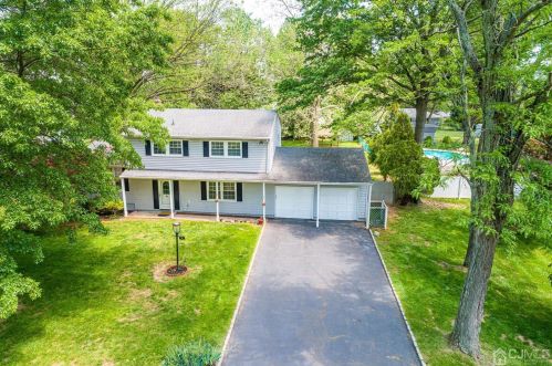 6 Phillip Dr, Edison, NJ 08820-1122