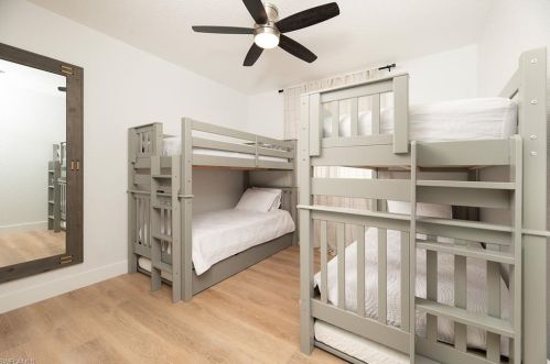 823 96 Ave, Naples FL 34108-2465 exterior