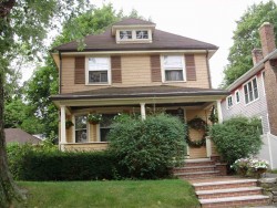 286 Derby St, Newton, MA 02465-1008