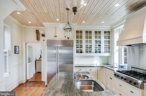 5800 Greene St, Philadelphia PA  19144-2704 exterior