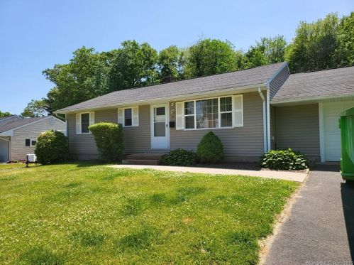 14 Hillcrest Rd, Enfield, CT 06082-4014