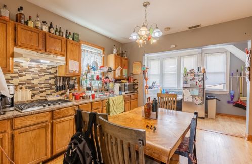 4230 Fairfield Ave, Chicago IL 60632-1221 exterior