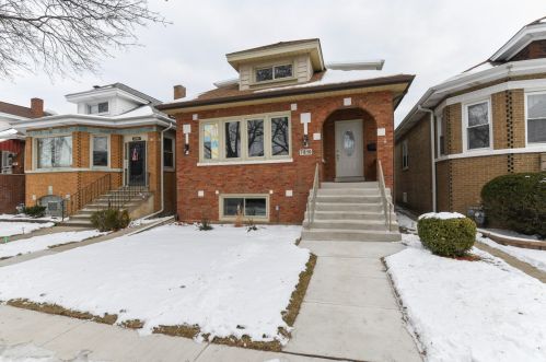 7810 Cressett Dr, Chicago IL  60707-1344 exterior