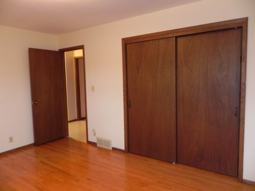 4845 82nd St, Milwaukee WI  53220-4217 exterior