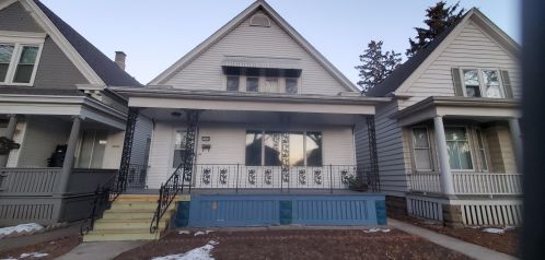 2568 29 St, Milwaukee WI 53215-2906 exterior