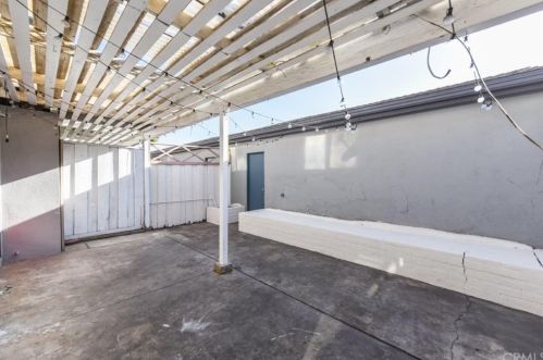 1407 Sycamore Ave, Tustin CA 92780-6279 exterior