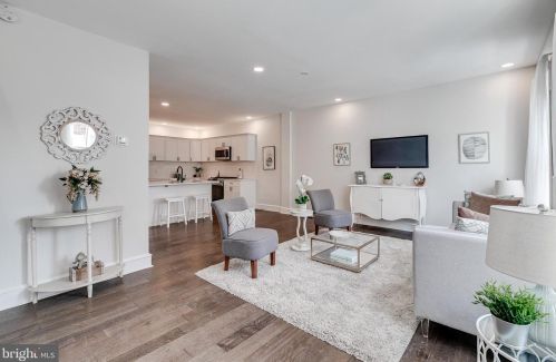 1619 6th St, Philadelphia PA  19122-2910 exterior