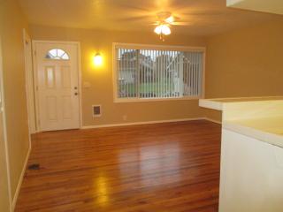 8708 32nd Ave, Portland OR  97222-5508 exterior