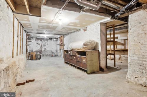 730 Bainbridge St, Philadelphia PA 19146-1807 exterior