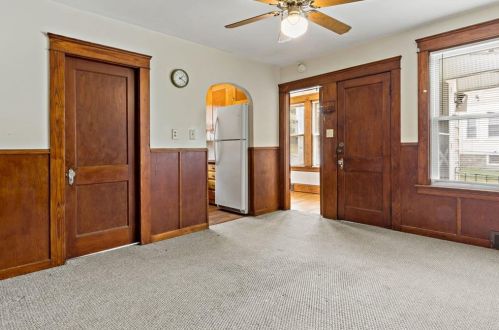 55 6 Ave, Woonsocket RI 02895-4024 exterior