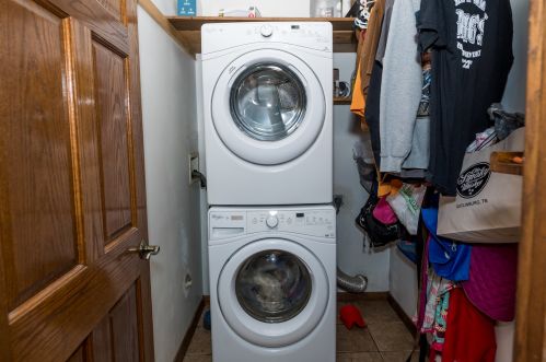 22116 Frontage Rd, Joliet IL 60431-9039 exterior