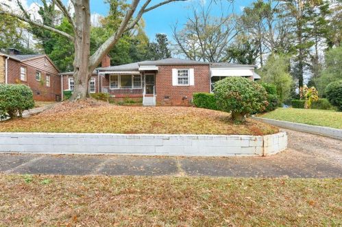 1766 Brewer Blvd, Atlanta GA  30310-4750 exterior