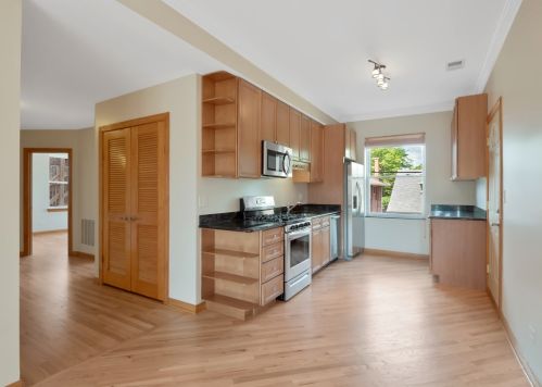 4904 Drake Ave, Chicago, IL 60625-5616